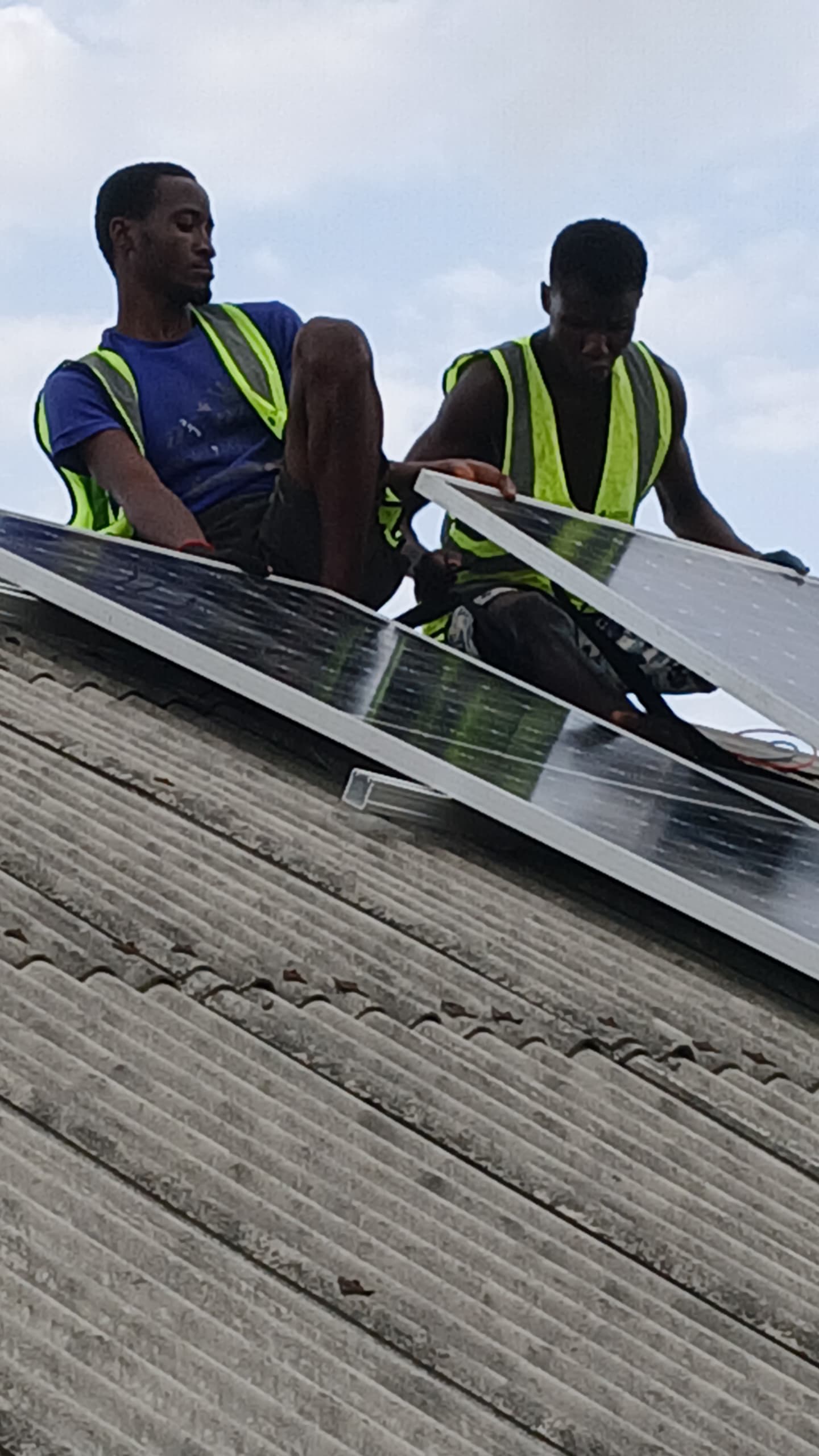 ESolar Maintenance, Engineer On Site